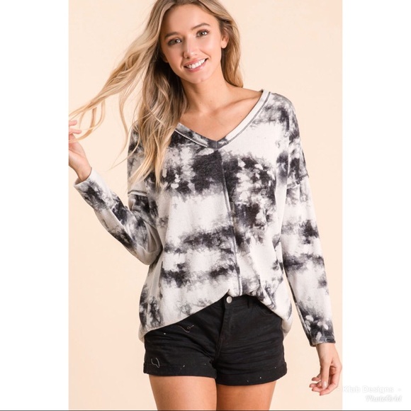 ❤️LAST Tie Dye Brushed V Neck Top wStitch Contrast - Picture 4 of 8